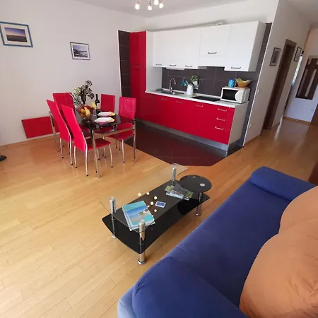 Apartment In Mit Balkon By Interhome Selce