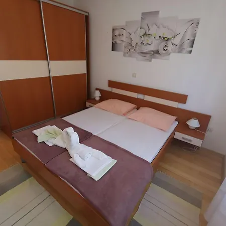 In Mit Balkon By Interhome *