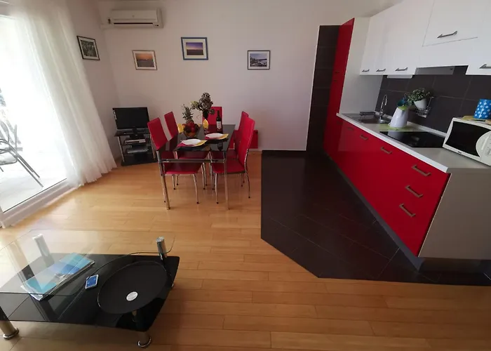 In Mit Balkon By Interhome Selce